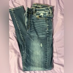 These are size 0 regular american eagle jeans. They came with holes.